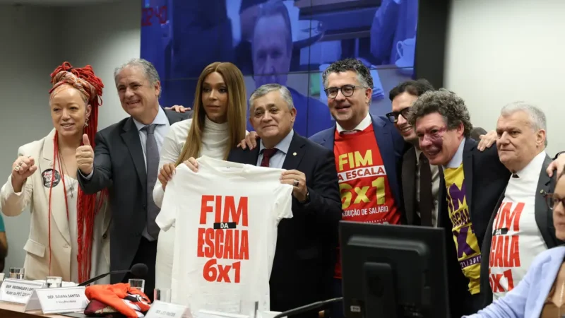 Comissão Especial da Câmara aprova PEC que acaba com escala 6X1