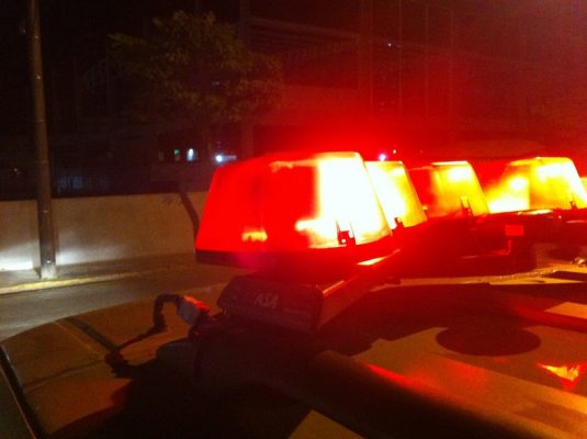 Mulher morde professoras após alegar que filho foi agredido