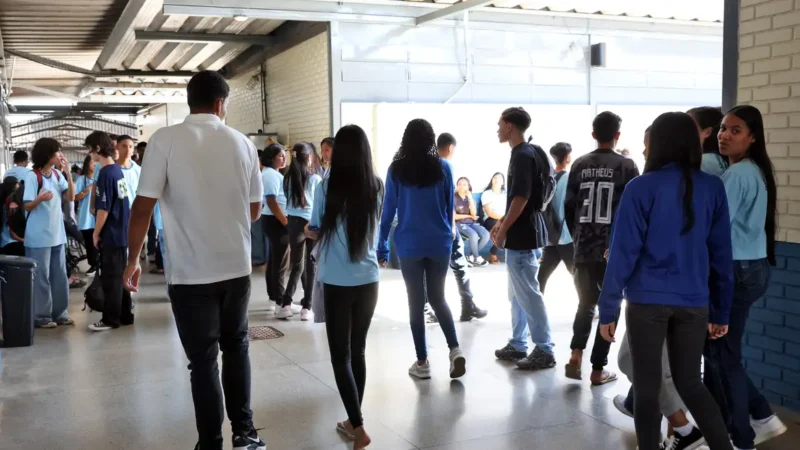 Enem 2026: estudante do Pé-de-Meia é isento da taxa de inscrição