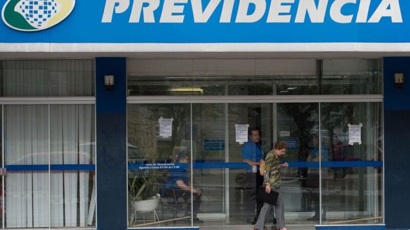 Prova de vida do INSS vira alvo de golpistas; saiba como se proteger