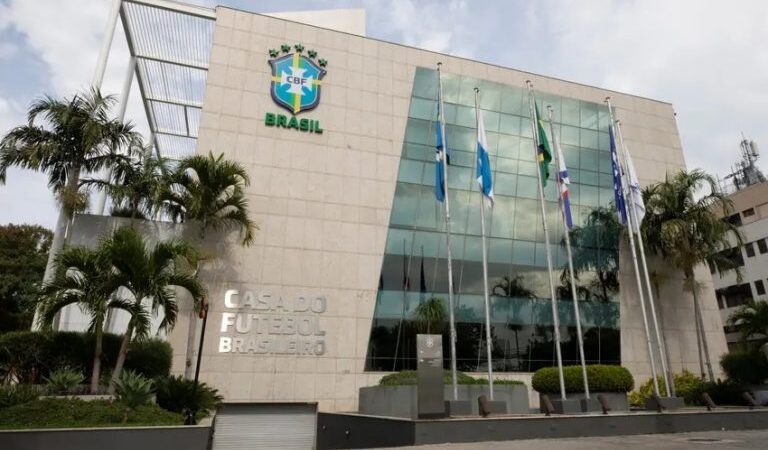 CBF acaba com jogos tarde da noite de domingo e às 19h em dias úteis