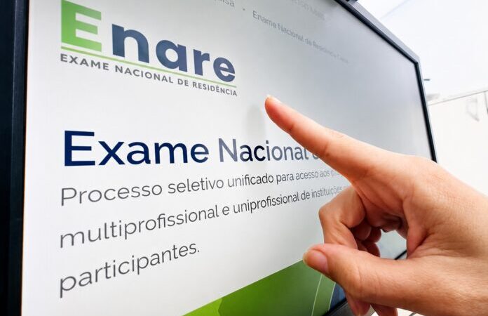 Candidatos a residência médica e em saúde já podem se inscrever para o Enare 2026/2027