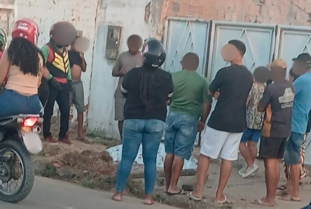 Homem é morto a tiros enquanto fazia serviço de capinação no bairro José e Maria, em Petrolina
