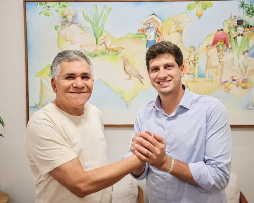João Campos comemora apoio da federação Renovação Solidária, composta pelo Solidariedade e pelo PRD