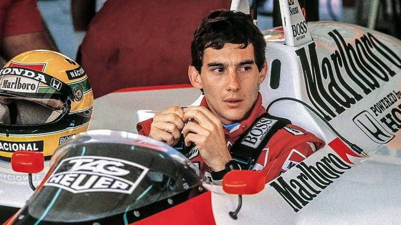 Lula sanciona lei que reconhece Ayrton Senna como Herói da Pátria