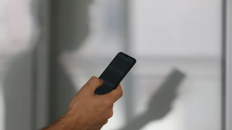 Apostas online movimentam R$ 2,2 bilhões por ano no Rio e reduzem consumo na economia, aponta pesquisa