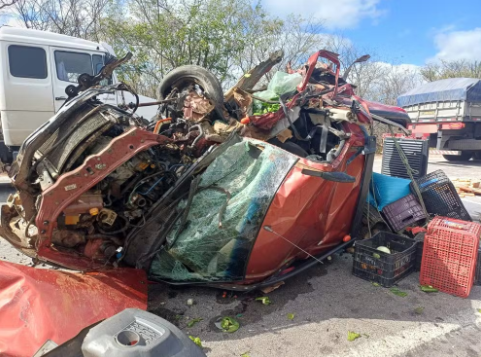 Colisão entre dois veículos deixa dois mortos e quatro feridos na BR-116, em Cabrobó