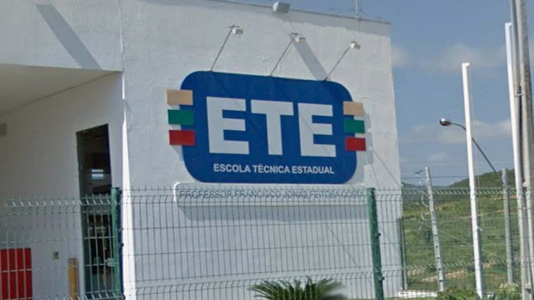 Aluno flagrado com faca em escola estadual de Arcoverde é contido por funcionários
