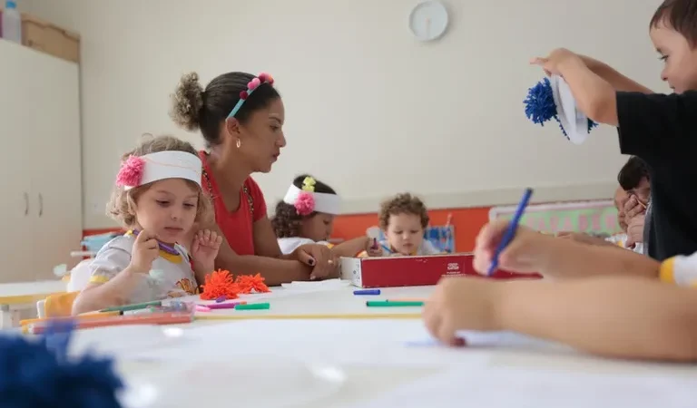 MEC oferece cursos gratuitos sobre primeira infância e amplia apoio a gestores públicos