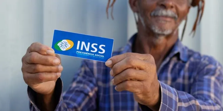 Salário mínimo de 2027 muda valores de aposentadorias e benefícios do INSS