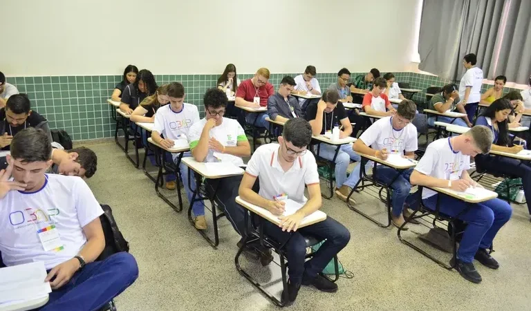 MEC oferece ferramentas gratuitas para estudantes se prepararem para o Enem