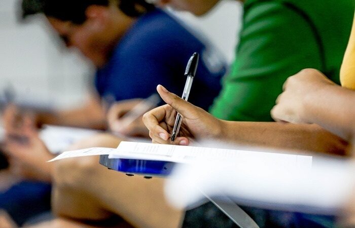 Concursos e seleções em Pernambuco têm mais de mil vagas e salários de até R$ 15 mil; saiba como se inscrever