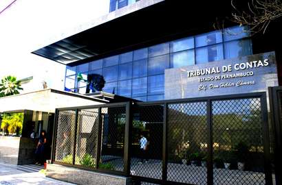 TCE-PE encaminha ao Tribunal Regional Eleitoral lista de gestores com contas irregulares