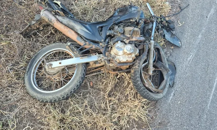 HOMEM MORRE APÓS COLISÃO FRONTAL ENTRE MOTO E CAMINHÃO NA BR-116, EM SALGUEIRO