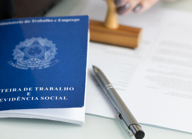 Desemprego cai para 5,3% no trimestre encerrado em julho, aponta IBGE