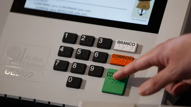 Eleitores podem solicitar voto em trânsito até o dia 20 de agosto