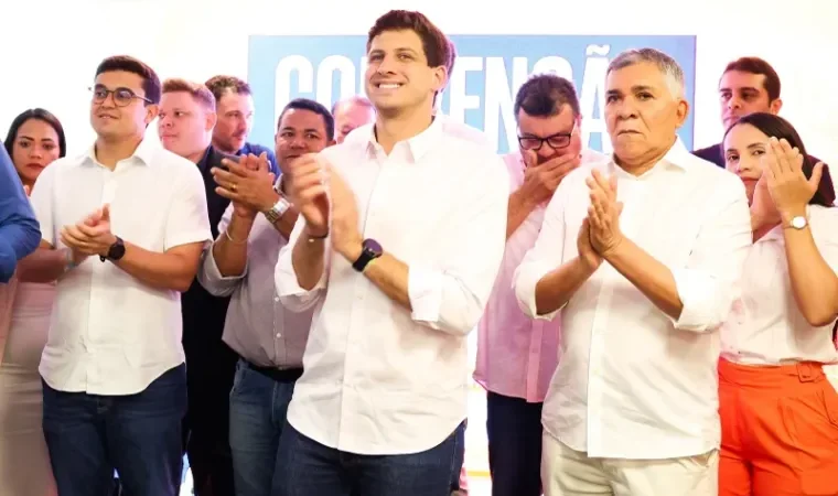 João Campos: “Hoje consolidamos a maior frente política desta eleição”
