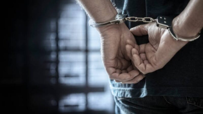 Foragido da Justiça por homicídio é preso pela Polícia Militar dentro de van na BR-316, em Trindade