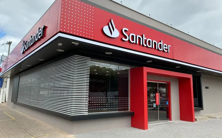 Santander encerra cartões American Express e anuncia novas opções para clientes