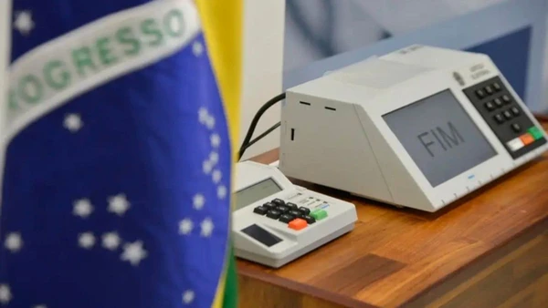 Trabalhador pode se ausentar do serviço para votar sem desconto no salário