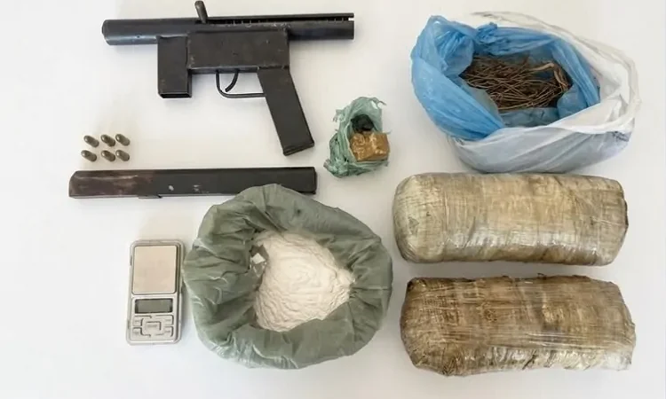 POLÍCIA MILITAR APREENDE DROGAS, MUNIÇÕES E METRALHADORA ARTESANAL EM PETROLINA