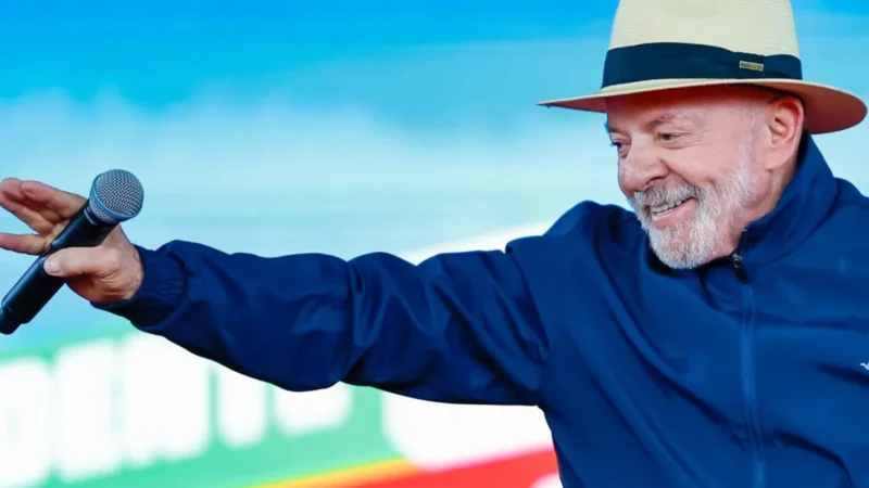 Lula sanciona lei de profissionalização no futebol feminino