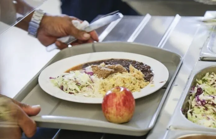 Projeto cria auxílio-alimentação para pessoas idosas em situação de vulnerabilidade