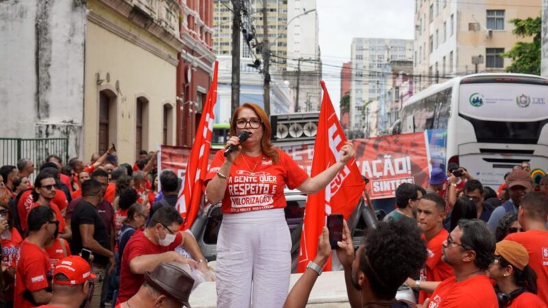 Ivete Caetano denuncia demissões em massa de professores temporários pelo Governo de Pernambuco