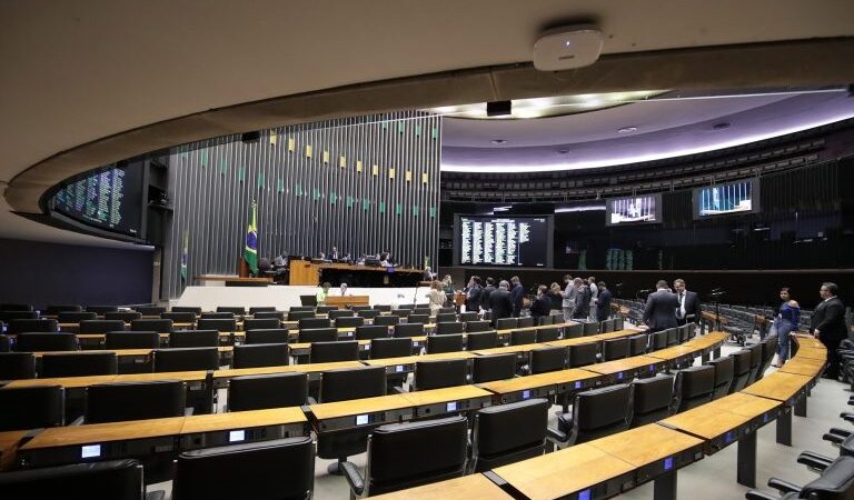 Confira a lista de eleitos para a Câmara Federal e para a Alepe por Pernambuco