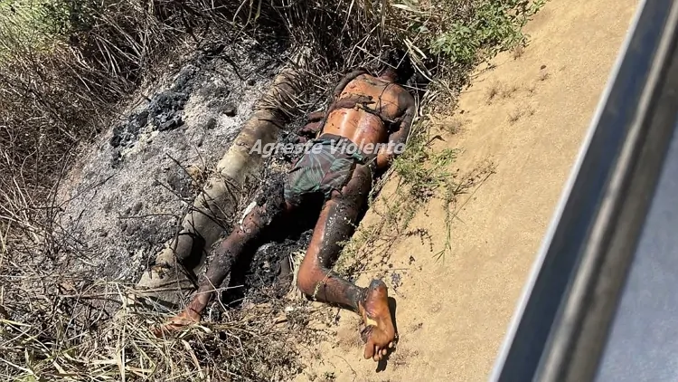 CORPO DE HOMEM É ENCONTRADO PARCIALMENTE CARBONIZADO EM SÃO JOÃO, NO AGRESTE