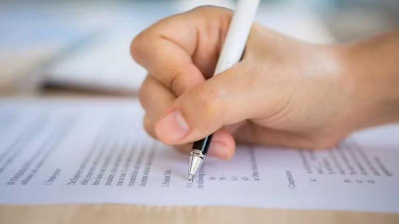 Concursos e seleções em PE têm mais de 3,4 mil vagas e salários de até R$ 13 mil; saiba como se inscrever
