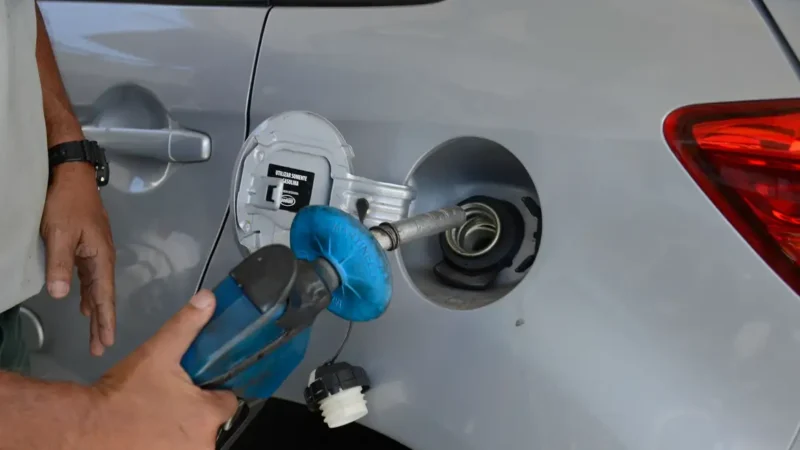 Governo renova subvenção de R$ 2,12 do diesel por mais um mês